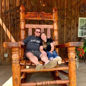 Meet your Posher, Thea